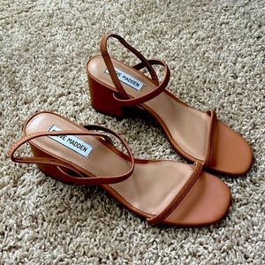 Steve Madden Beige Block Heel Sandals 7.5M